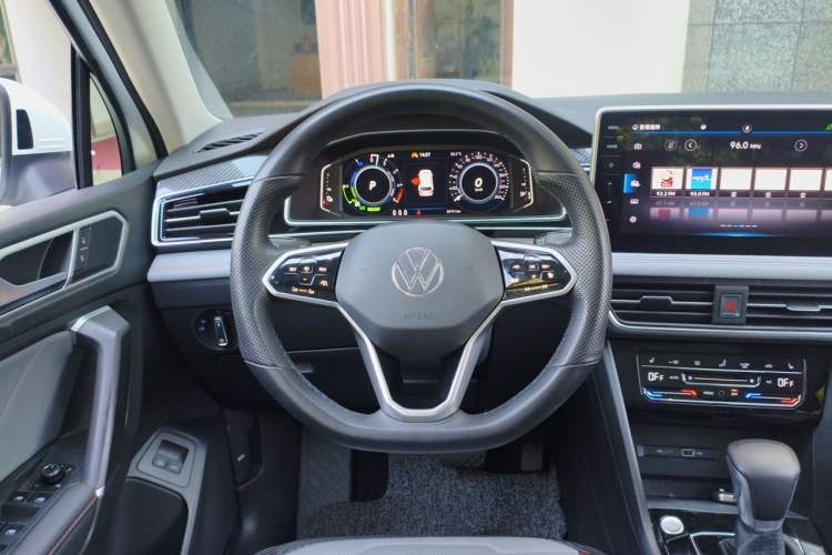Used Volkswagen Tiguan L New Energy 2023 430 PHEV Plug-in Hybrid Flagship Edition Steering Wheel