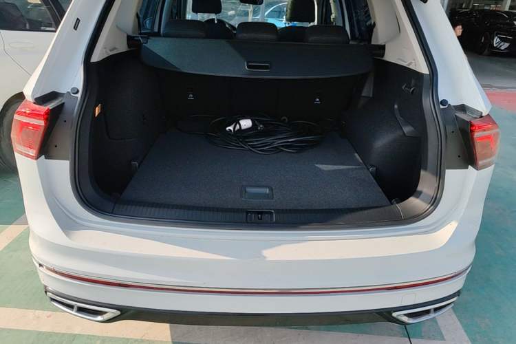 Used Volkswagen Tiguan L New Energy 2023 430 PHEV Plug-in Hybrid Prestige Edition Trunk