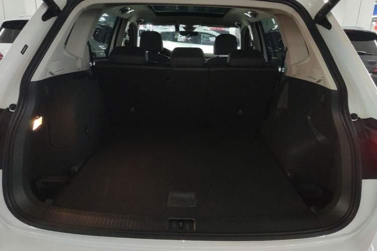 Used Volkswagen Tiguan L New Energy 2023 430 PHEV Plug-in Hybrid Flagship Edition Trunk