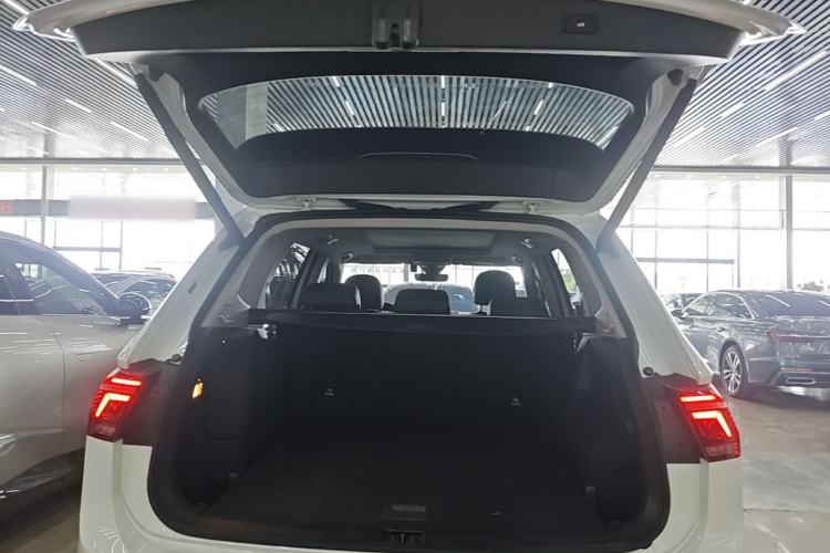Used Volkswagen Tiguan L New Energy 2023 430 PHEV Plug-in Hybrid Prestige Edition Trunk