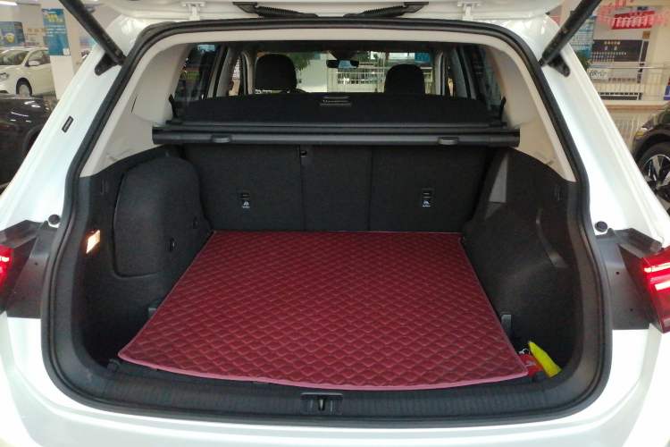 Used Volkswagen Tiguan L New Energy 2023 430 PHEV Plug-in Hybrid Prestige Edition Trunk