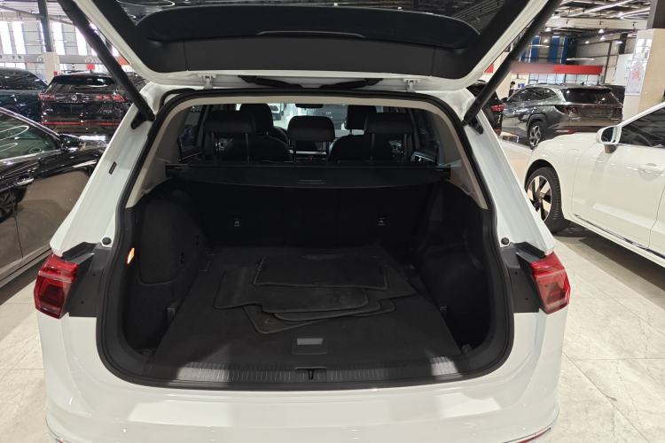Used Volkswagen Tiguan L New Energy 2023 430 PHEV Plug-in Hybrid Flagship Edition Trunk