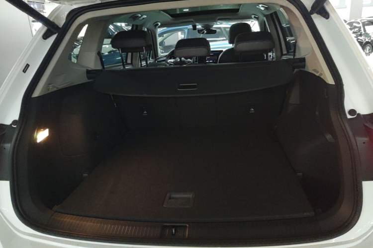 Used Volkswagen Tiguan L New Energy 2023 430 PHEV Plug-in Hybrid Flagship Edition Trunk
