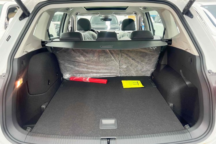 Used Volkswagen Tiguan L New Energy 2023 430 PHEV Plug-in Hybrid Prestige Edition Trunk