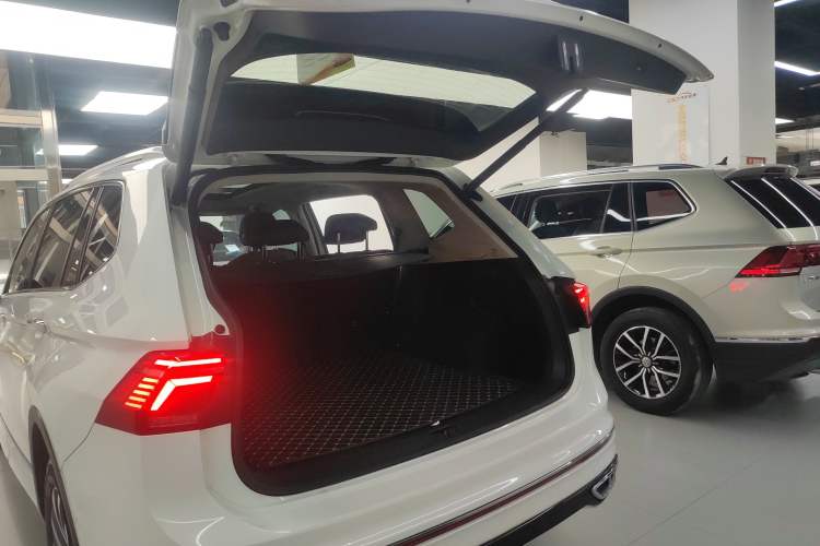 Used Volkswagen Tiguan L New Energy 2023 430 PHEV Plug-in Hybrid Flagship Edition Trunk