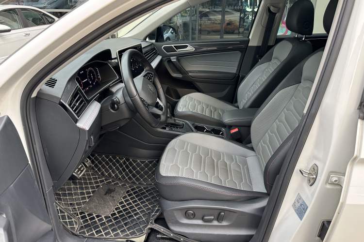 Used Volkswagen Tiguan X 2022 330TSI Two-Wheel-Drive Flagship Edition Interior 4