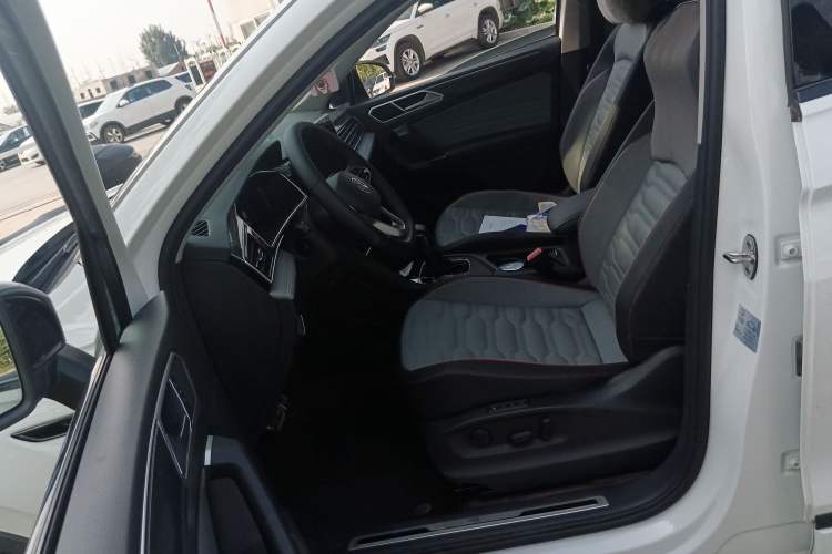 Used Volkswagen Tiguan X 2023 330TSI Two-Wheel-Drive Prestige Flagship Edition Left Front Seat