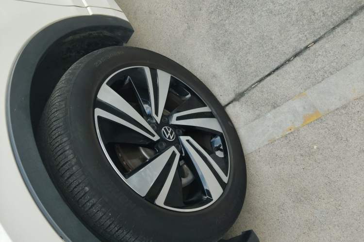 Used Volkswagen Tiguan X 2022 330TSI Two-Wheel-Drive Flagship Edition Left Front Wheel Hub