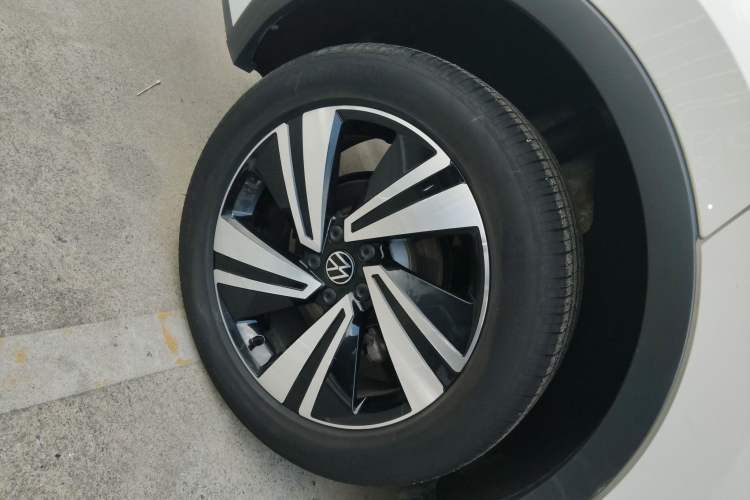 Used Volkswagen Tiguan X 2022 330TSI Two-Wheel-Drive Flagship Edition Right Rear Wheel Hub