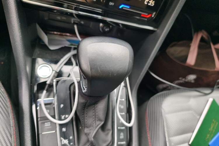 Used Volkswagen Tiguan X 2021 380TSI Four-Wheel Drive Flagship Edition Gear Lever