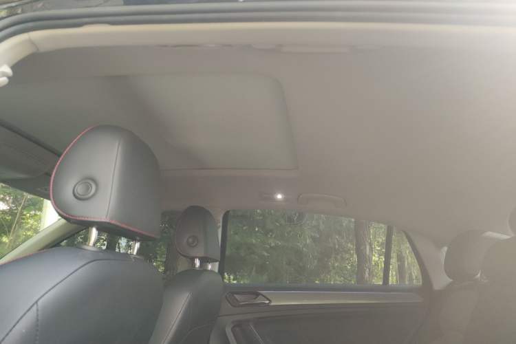 Used Volkswagen Tiguan X 2021 330TSI Two-Wheel-Drive Prestige Flagship Edition Headliner