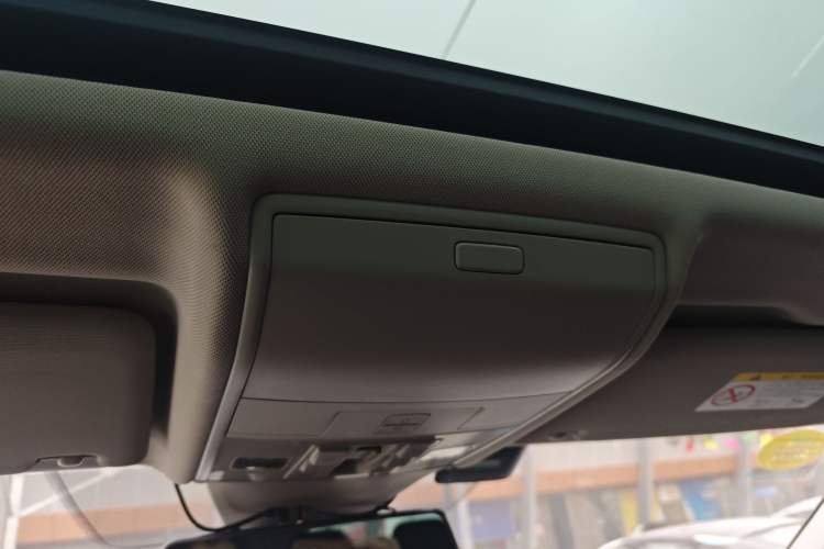 Used Volkswagen Tiguan X 2021 330TSI Two-Wheel-Drive Prestige Flagship Edition Headliner