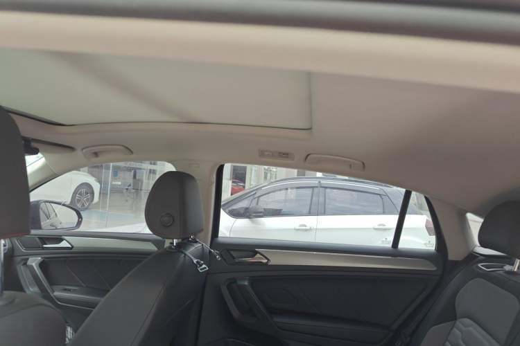 Used Volkswagen Tiguan X 2021 330TSI Two-Wheel-Drive Flagship Edition Headliner