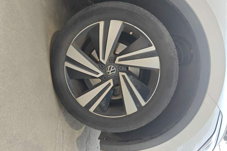 Used Volkswagen Tiguan X 2021 330TSI Two-Wheel-Drive Flagship Edition Right Front Wheel Hub