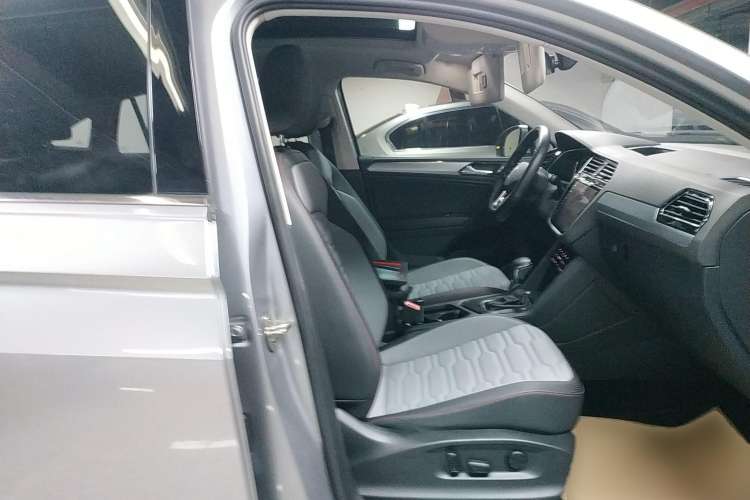 Used Volkswagen Tiguan X 2021 330TSI Two-Wheel Drive Enjoyment Version Right Front Seat