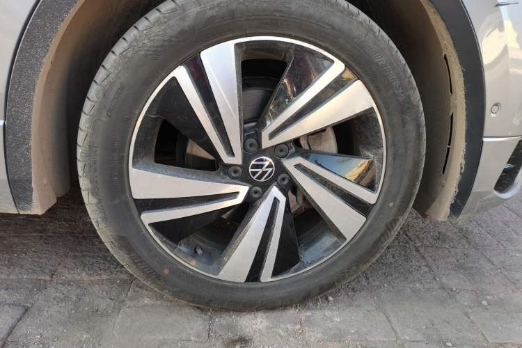 Used Volkswagen Tiguan X 2021 330TSI Two-Wheel-Drive Flagship Edition Right Front Wheel Hub