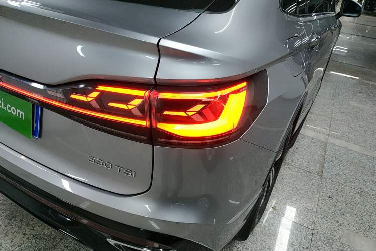 Used Volkswagen Tiguan X 2021 330TSI Two-Wheel Drive Enjoyment Version Right Rear Taillight