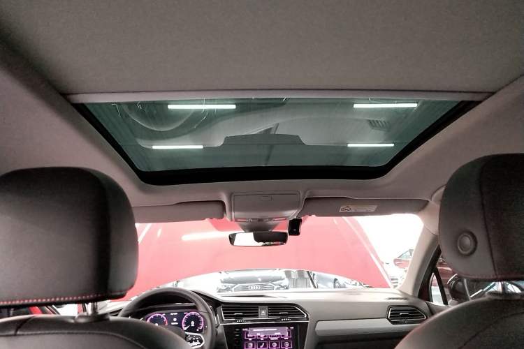 Used Volkswagen Tiguan X 2021 330TSI Two-Wheel-Drive Prestige Flagship Edition Headliner