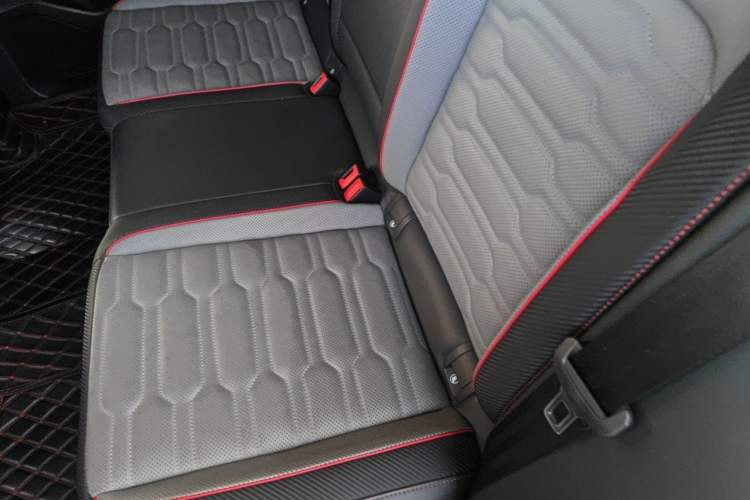 Used Volkswagen Tiguan X 2021 380TSI Four-Wheel Drive Prestige Flagship Edition Left Rear Seat