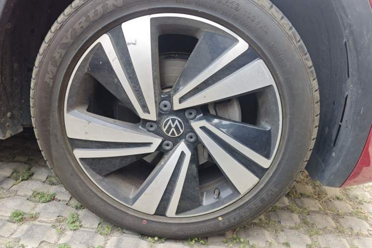 Used Volkswagen Tiguan X 2021 330TSI Two-Wheel-Drive Flagship Edition Right Front Wheel Hub