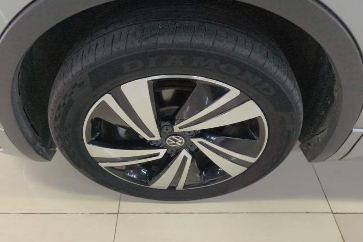 Used Volkswagen Tiguan X 2021 330TSI Two-Wheel-Drive Flagship Edition Left Front Wheel Hub