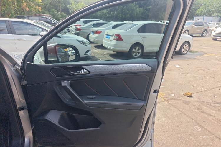 Used Volkswagen Tiguan X 2021 330TSI Two-Wheel Drive Enjoyment Version Right Front Door Interior