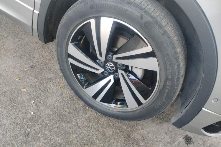 Used Volkswagen Tiguan X 2021 330TSI Two-Wheel-Drive Flagship Edition Right Front Wheel Hub