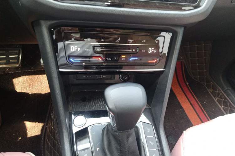 Used Volkswagen Tiguan X 2021 330TSI Two-Wheel-Drive Flagship Edition Audio And AC Panel