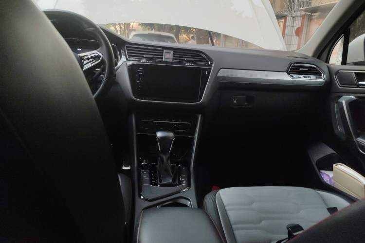 Used Volkswagen Tiguan X 2021 330TSI Two-Wheel Drive Enjoyment Version Center Console