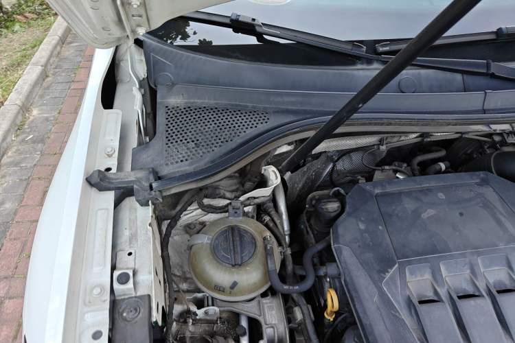 Used Volkswagen Tiguan X 2021 330TSI Two-Wheel-Drive Prestige Flagship Edition Engine Bay Right