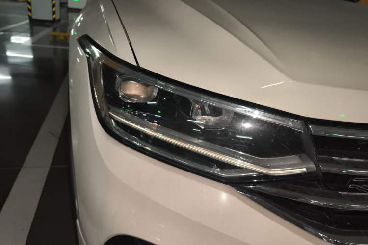 Used Volkswagen Tiguan X 2021 330TSI Two-Wheel-Drive Flagship Edition Right Front Headlight