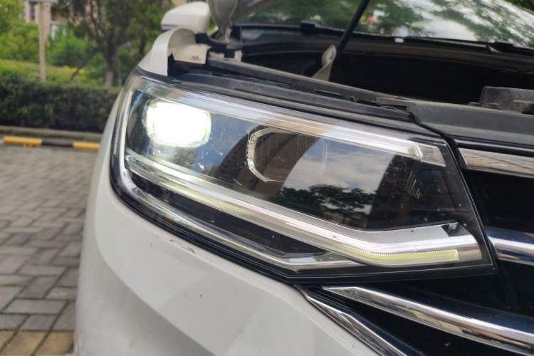 Used Volkswagen Tiguan X 2021 330TSI Two-Wheel Drive Enjoyment Version Right Front Headlight
