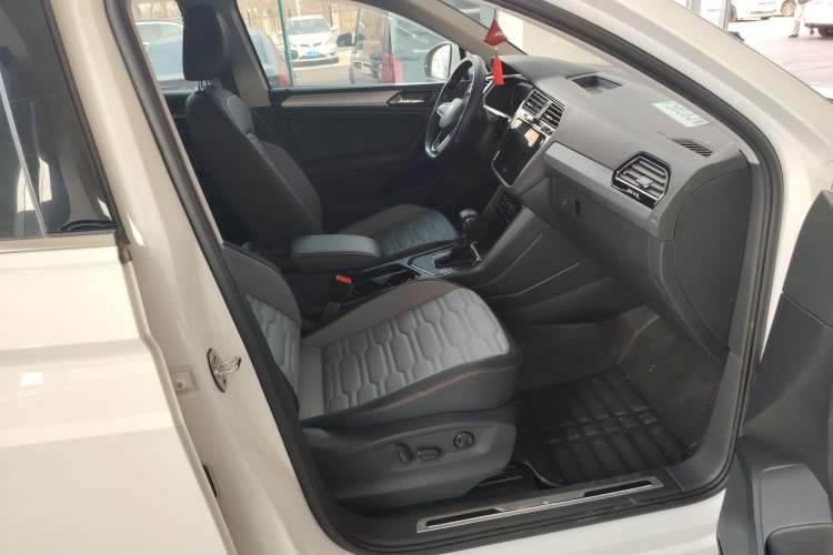 Used Volkswagen Tiguan X 2021 330TSI Two-Wheel Drive Enjoyment Version Right Front Seat