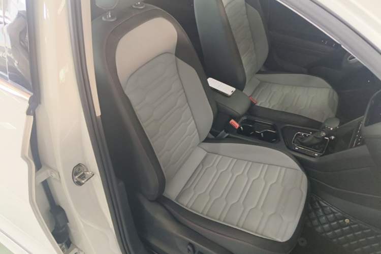 Used Volkswagen Tiguan X 2021 330TSI Two-Wheel Drive Enjoyment Version Right Front Seat