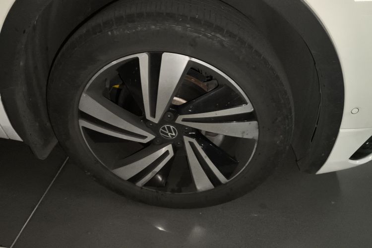 Used Volkswagen Tiguan X 2021 330TSI Two-Wheel-Drive Flagship Edition Right Front Wheel Hub