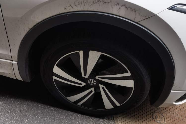 Used Volkswagen Tiguan X 2021 330TSI Two-Wheel Drive Enjoyment Version Right Front Wheel Hub