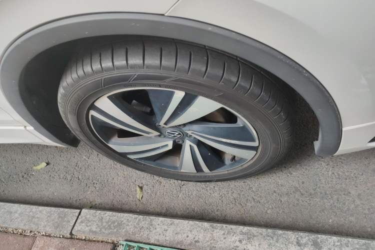 Used Volkswagen Tiguan X 2021 330TSI Two-Wheel Drive Enjoyment Version Right Front Wheel Hub