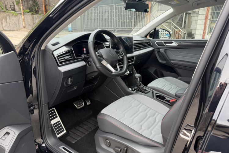 Used Volkswagen Tiguan X 2022 330TSI Two-Wheel-Drive Flagship Edition Interior 2