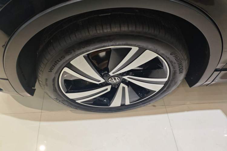 Used Volkswagen Tiguan X 2022 330TSI Two-Wheel Drive Enjoyment Version Left Front Wheel Hub