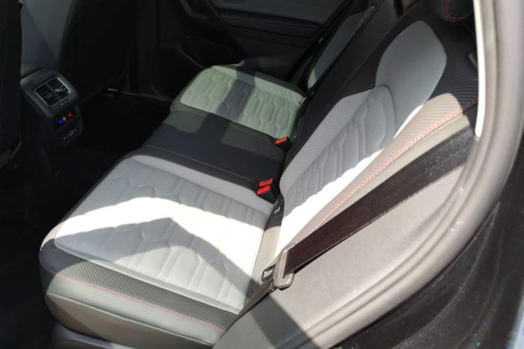 Used Volkswagen Tiguan X 2022 330TSI Two-Wheel-Drive Flagship Edition Left Rear Seat