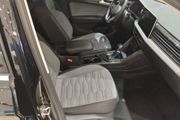 Used Volkswagen Tiguan X 2022 330TSI Two-Wheel Drive Enjoyment Version Right Front Seat