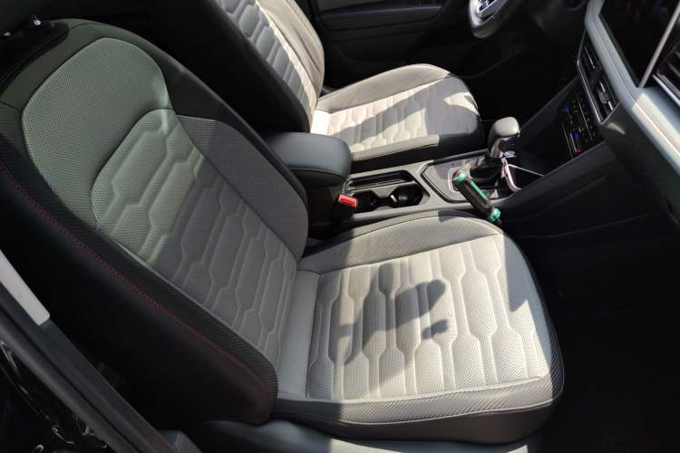 Used Volkswagen Tiguan X 2022 330TSI Two-Wheel-Drive Flagship Edition Right Front Seat