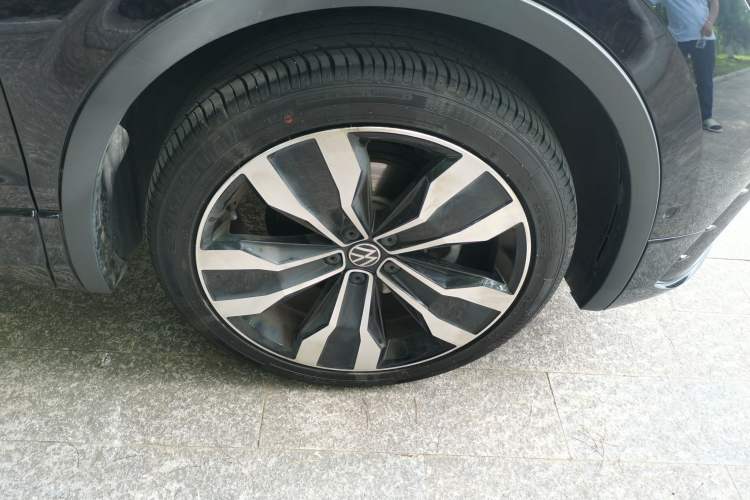 Used Volkswagen Tiguan X 2022 330TSI Two-Wheel-Drive Prestige Flagship Edition Right Front Wheel Hub