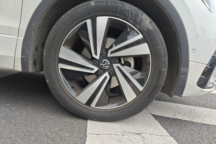 Used Volkswagen Tiguan X 2022 330TSI Two-Wheel-Drive Flagship Edition Right Front Wheel Hub
