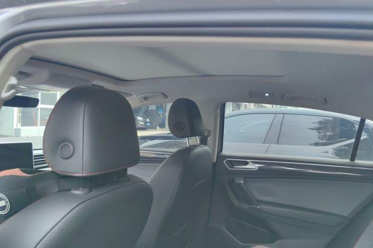 Used Volkswagen Tiguan X 2022 330TSI Two-Wheel-Drive Prestige Flagship Edition Headliner