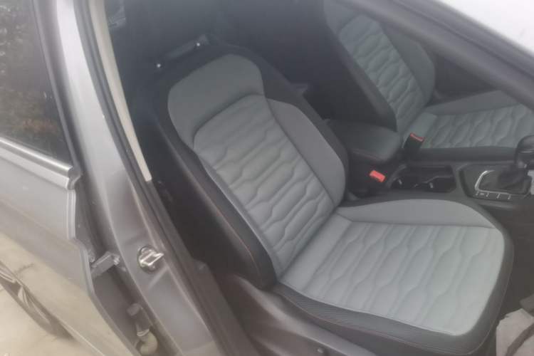 Used Volkswagen Tiguan X 2022 330TSI Two-Wheel Drive Enjoyment Version Right Front Seat