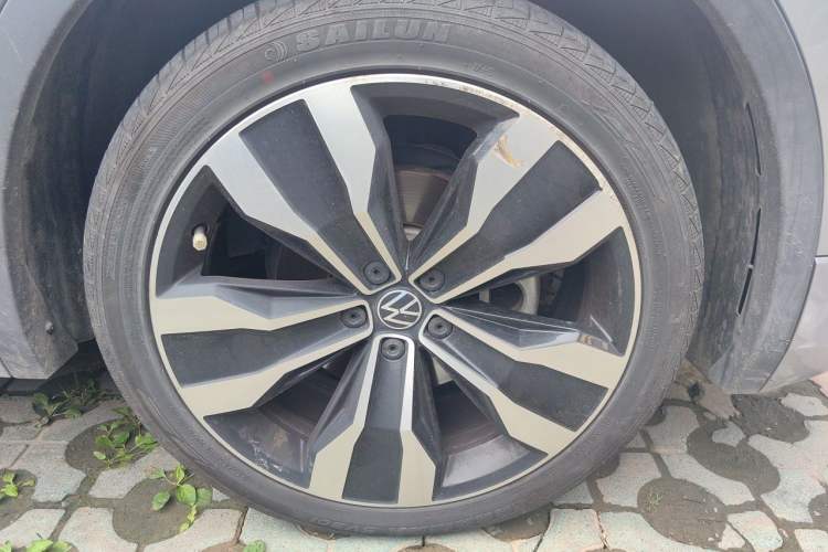 Used Volkswagen Tiguan X 2022 330TSI Two-Wheel-Drive Prestige Flagship Edition Right Front Wheel Hub