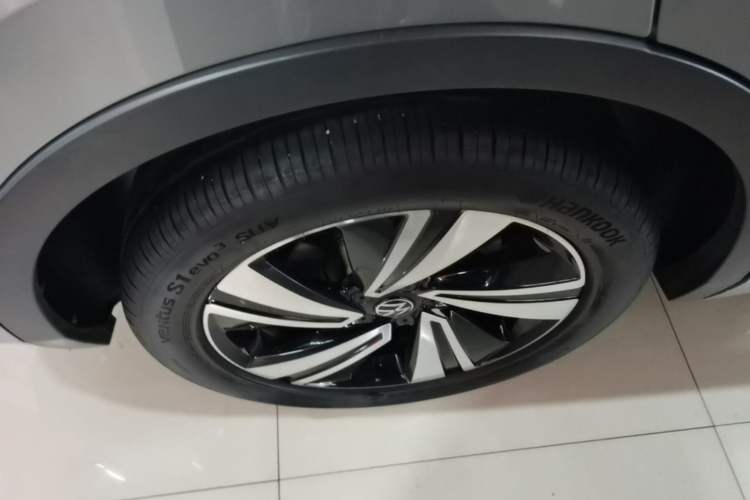 Used Volkswagen Tiguan X 2022 330TSI Two-Wheel-Drive Flagship Edition Right Rear Wheel Hub