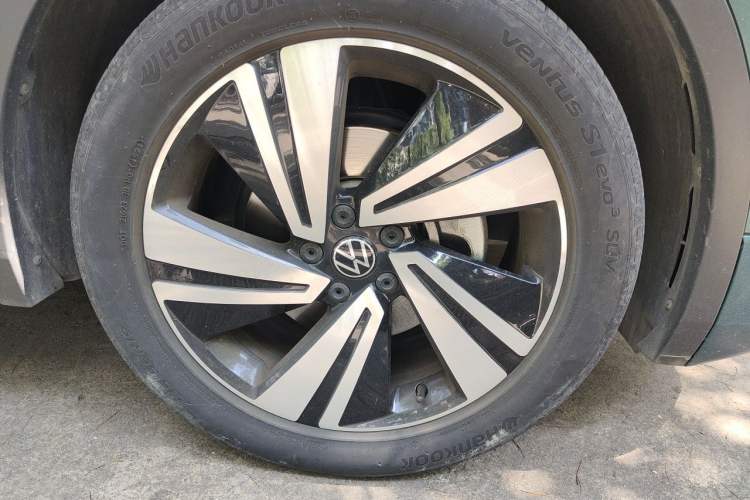 Used Volkswagen Tiguan X 2022 330TSI Two-Wheel-Drive Flagship Edition Right Front Wheel Hub