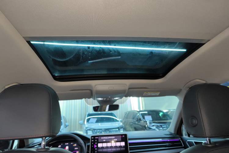 Used Volkswagen Tiguan X 2022 330TSI Two-Wheel-Drive Prestige Flagship Edition Headliner